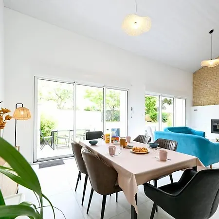 L'echappee Belle Elegance, Familiale, Conviviale بيت للعطل *